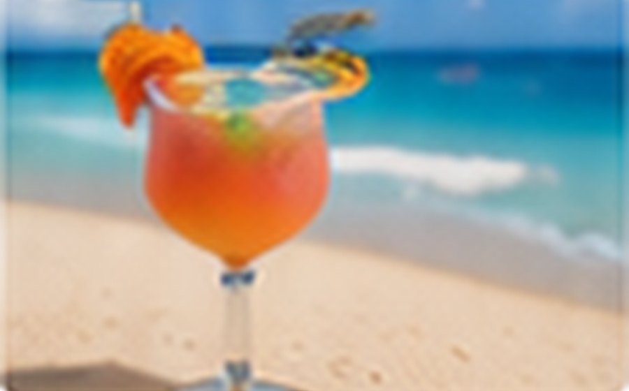 Atardecer frente al mar en Puerto Vallarta, imagen ilustrativa